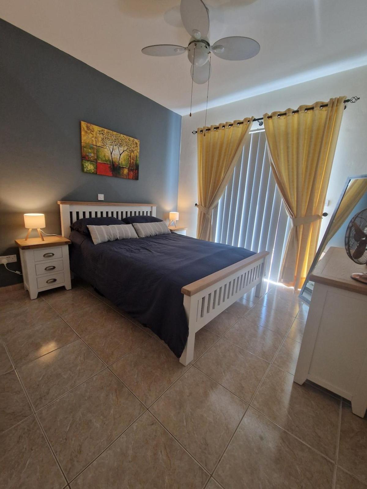 Sun Island Apartments Paphos Exterior photo